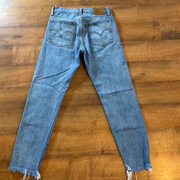 Women's Levis Wedgie Size 26 Raw Hem Blue High Rise Jeans - Picture 5 of 8